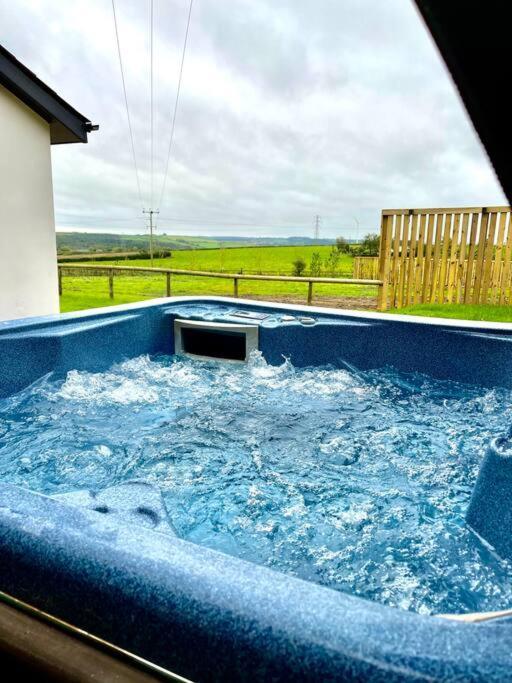 Villa New! Country Boutique Escape . Hot Tub Weare Giffard Exterior foto