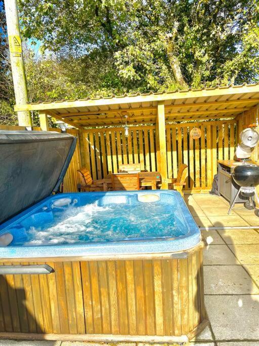 Villa New! Country Boutique Escape . Hot Tub Weare Giffard Exterior foto